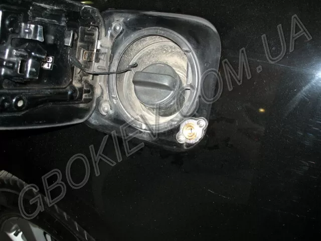 Заправочное устройство на Toyota Camry 3.5 V40-Brc