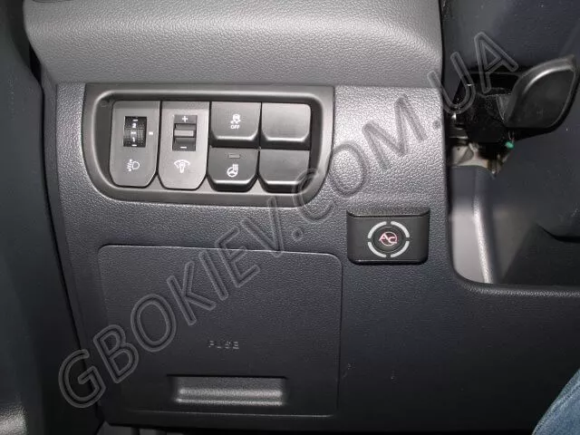 Pereklyuchatel'-vida-topliva-na-Kia-Ceed-1-6