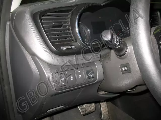 Переключатель вида топлива на Kia Optima 2.0