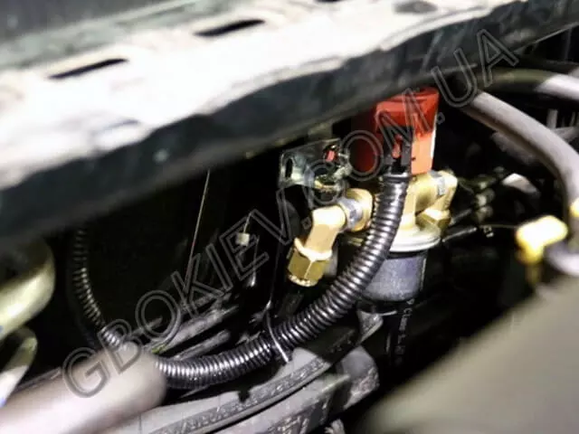 Электроклапан газа BRC с фильтрующим элементом на Toyota Camry 2.5V70(BRC)