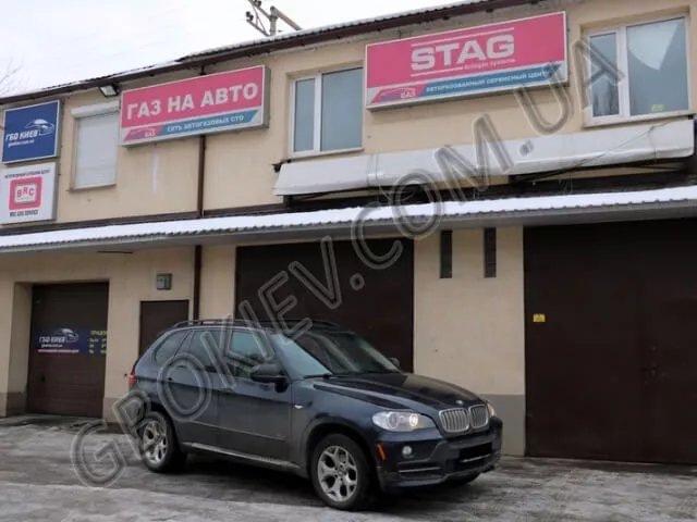 ustanovka-gbo-na-BMW-X5-3-03.0