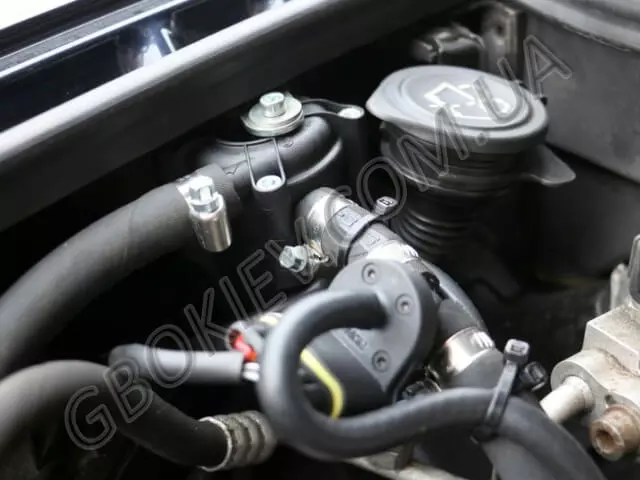 Fil'tr-parovoy-fazy-na-BMW-X5-3-0