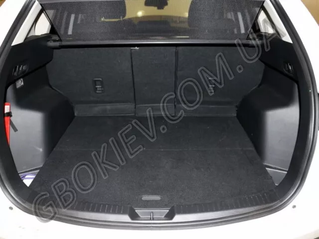 Багажное отделение после установки баллона на Mazda CX5 2.0 Skyactiv