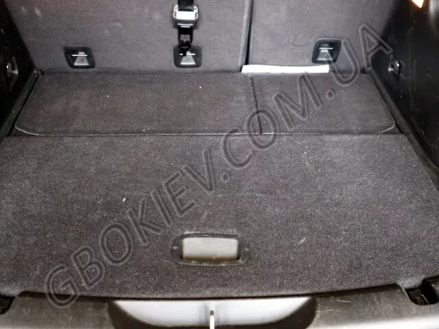 ballon-v-nishe-zapasnogo-kolesa-na-Jeep-Cherokee-2-4