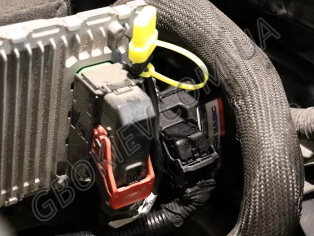 blok-upravleniya-na-Jeep-Cherokee-2-4