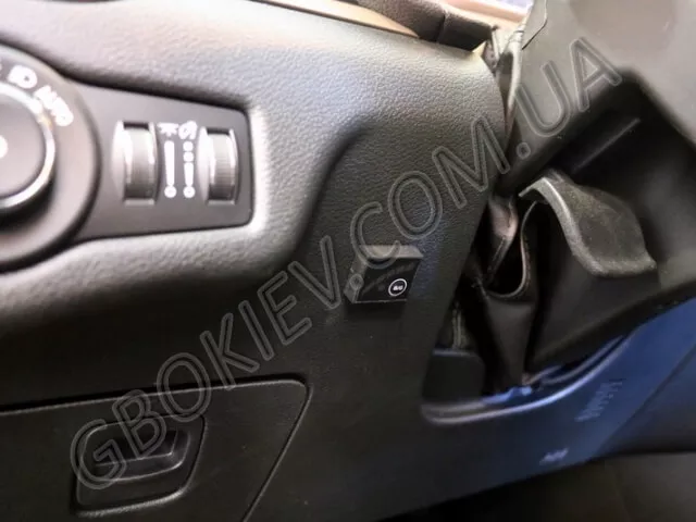 pereklyuchatel'-vida-topliva-na-Jeep-Cherokee-2-4