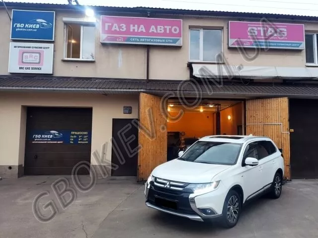 Ustanovka-gbo-na-Mitsubishi-Outlander-3.0